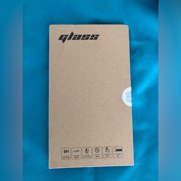 NIB, iPhone 7 silver metallic 3 piece phone case with screen protector. Unopened - Picture 6 of 8